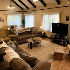 The Hideout Chalet | Huge Deck, Arcade & Fireplace