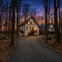 House in the Trees Ski, Swim in The Hideout